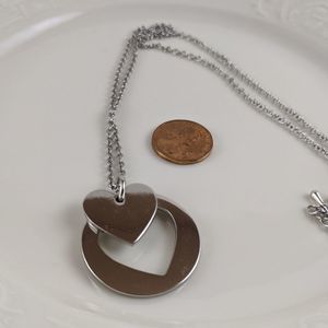 🖤3 for 25🖤Silver Tone Cut Out Heart Necklace